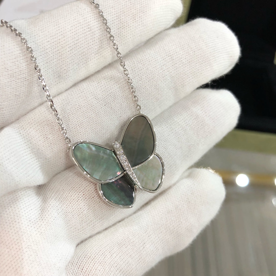 [NOBLE AURA]LARGE BUTTERFLY SILVER PENDANT DIAMOND NECKLACE
