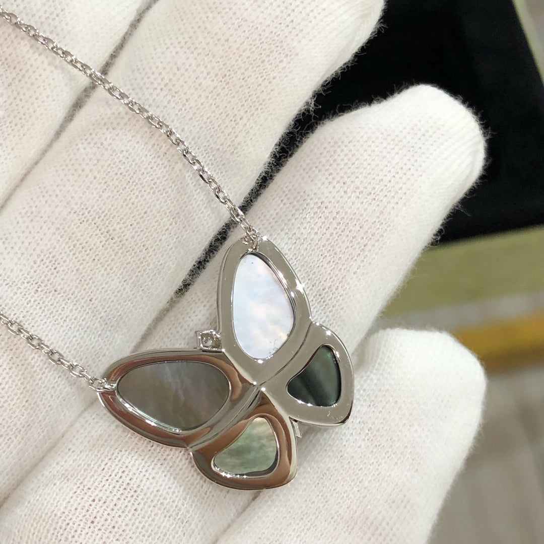 [NOBLE AURA]LARGE BUTTERFLY SILVER PENDANT DIAMOND NECKLACE