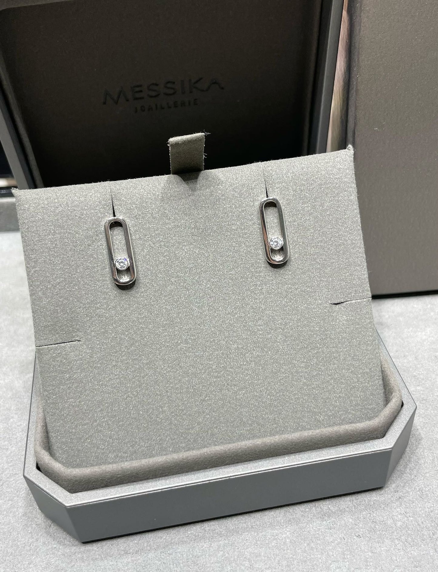 [NOBLE AURA]MOVE UNO SMALL 1 DIAMOND EARRINGS