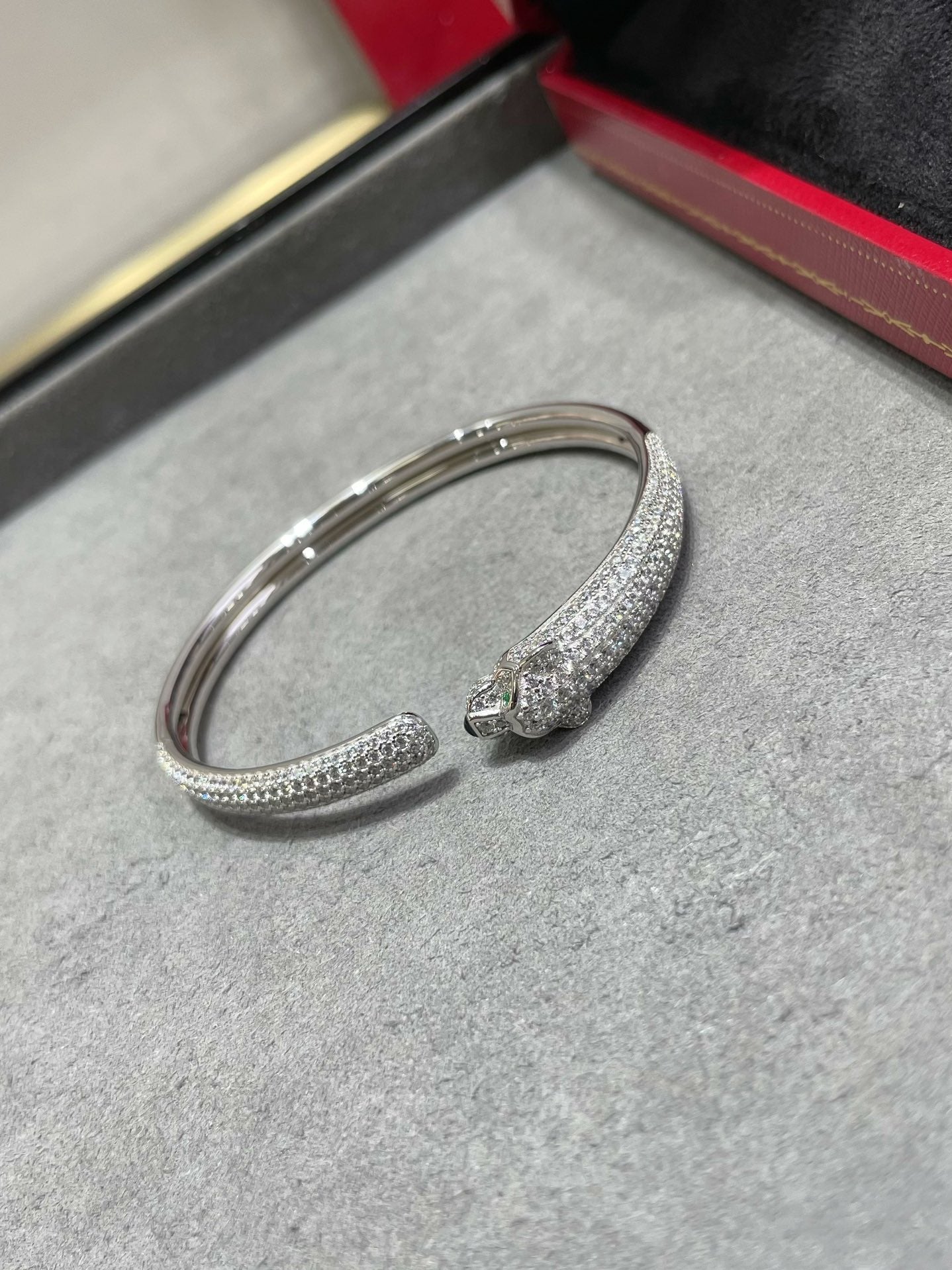 [NOBLE AURA]PANTHERE FULL DIAMOND OPEN BRACELET