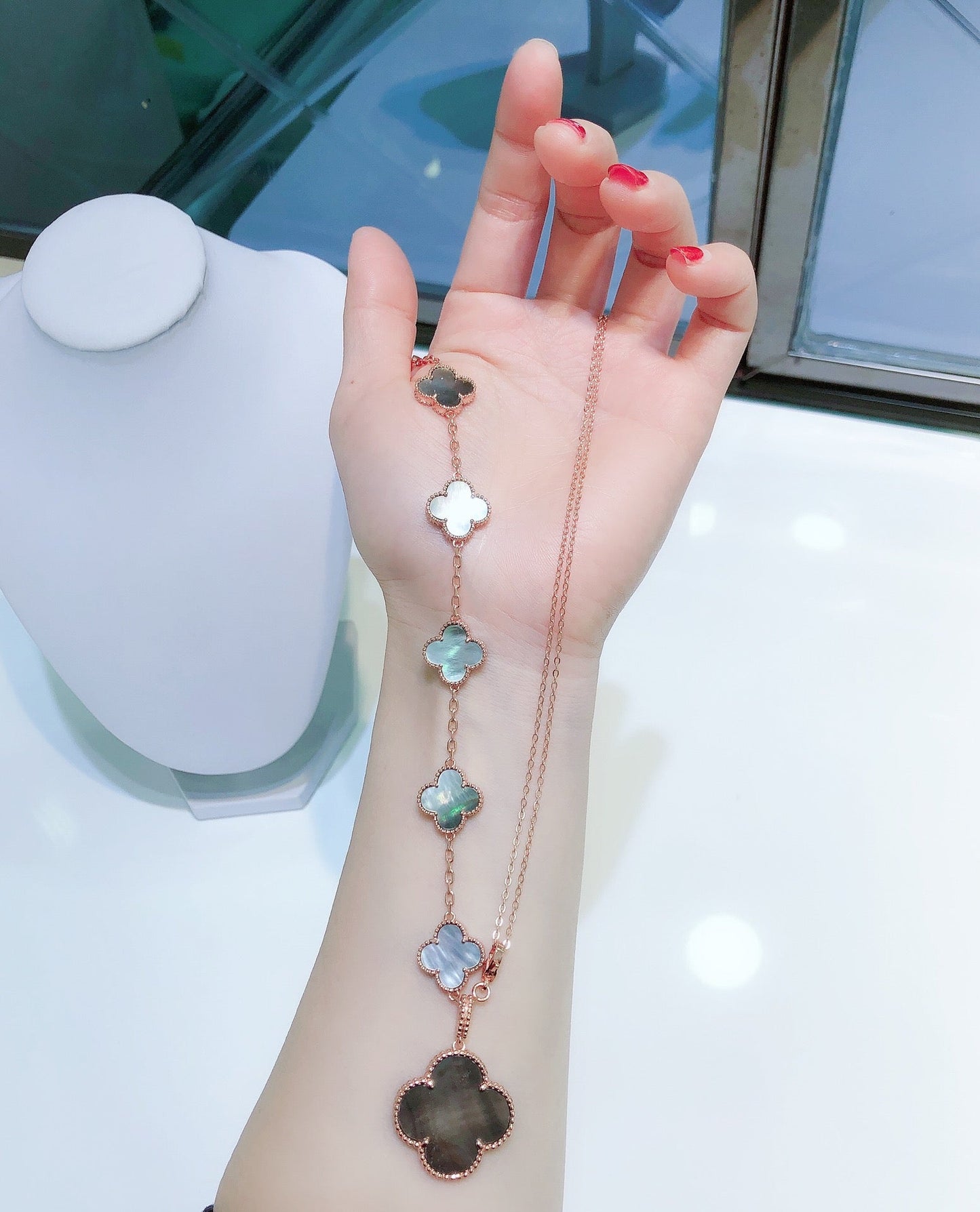 [NOBLE AURA]COMBINED BRACELET 5 MOTIFS AND NECKLACE DARK MOP ROSE GOLD