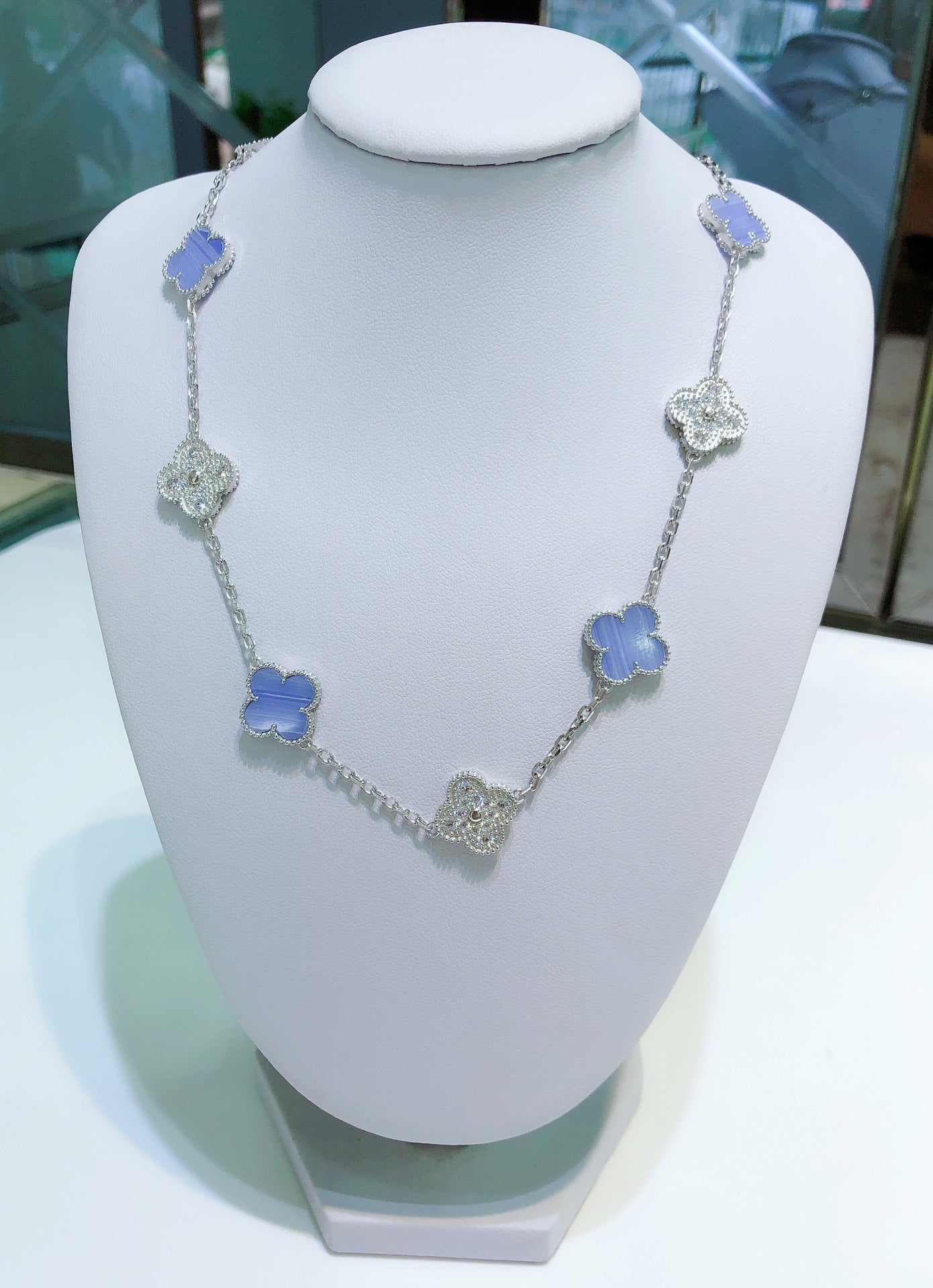 [NOBLE AURA]CLOVER 10 MOTIFS CHALCEDONY DIAMONDS SILVER NECKLACE