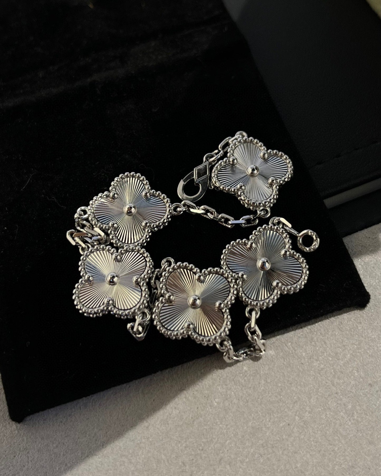 [NOBLE AURA]CLOVER SILVER 5 MOTIFS BRACELET