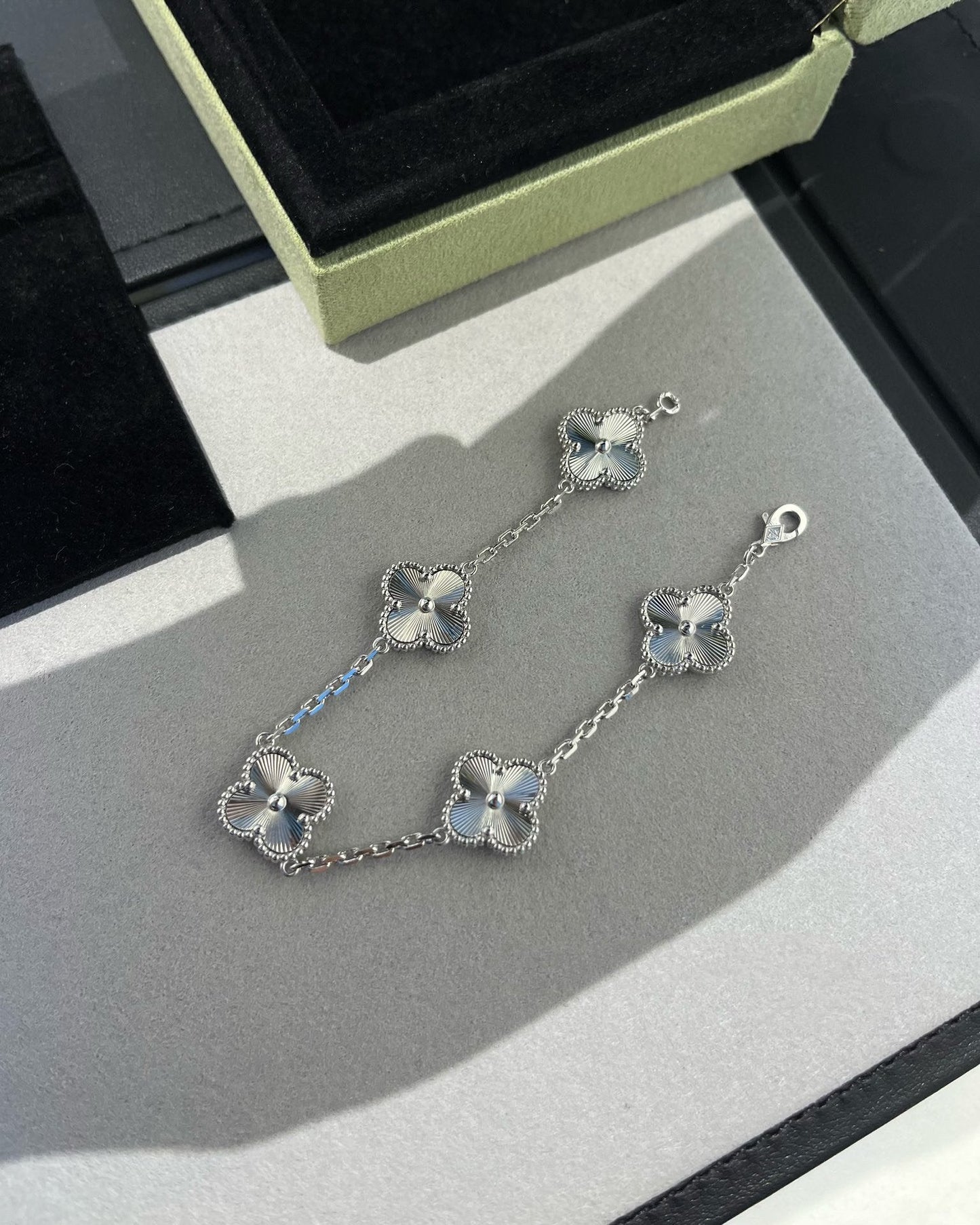 [NOBLE AURA]CLOVER SILVER 5 MOTIFS BRACELET